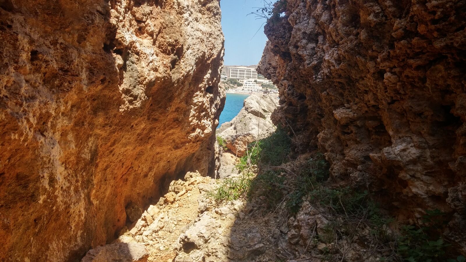 LG D855 sample photo. Malta golden bay rocks photography
