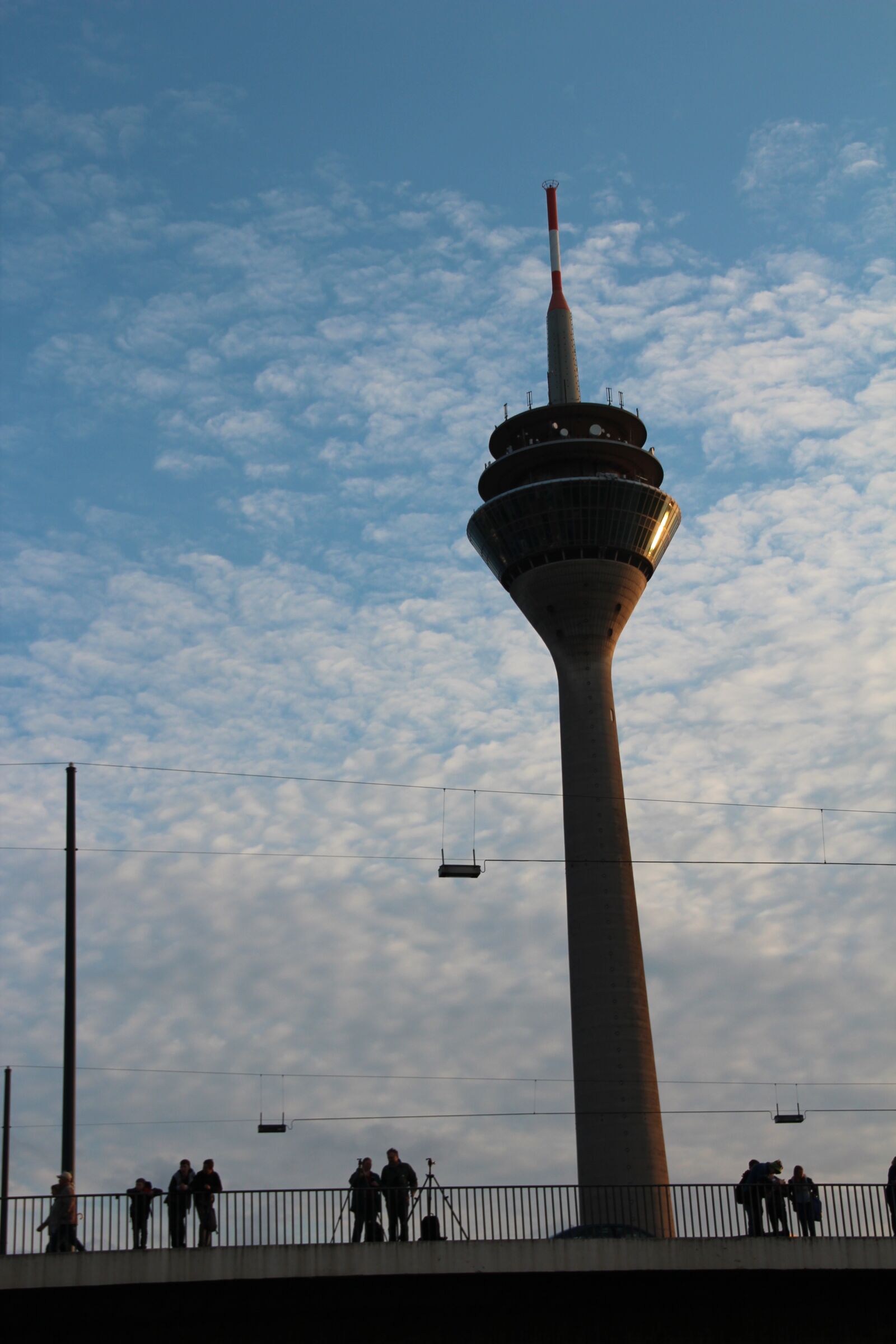 Canon EOS 600D (Rebel EOS T3i / EOS Kiss X5) sample photo. D sseldorf, radio tower photography