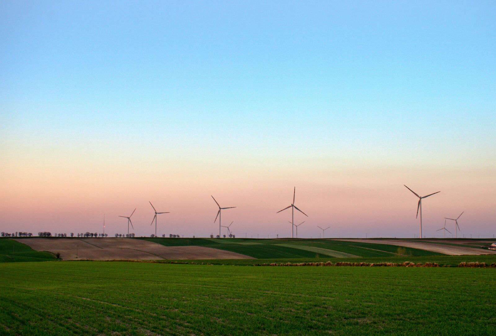 Canon EOS 800D (EOS Rebel T7i / EOS Kiss X9i) sample photo. Renewable, windmills, energy photography