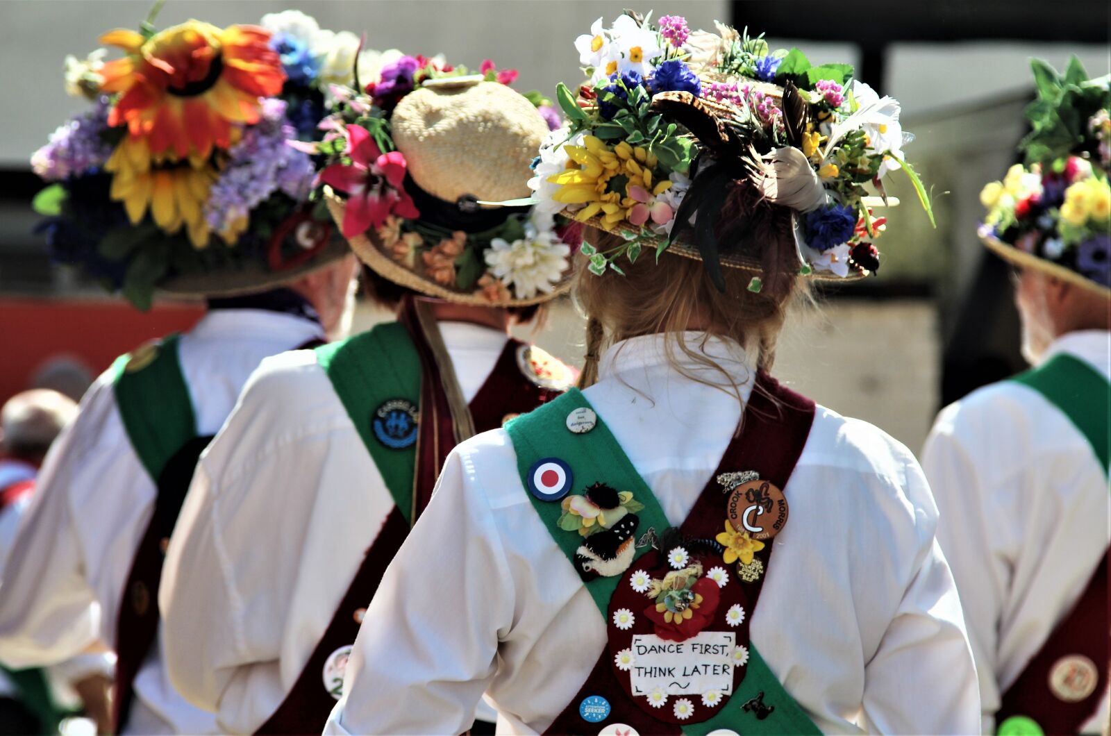 Canon EOS 1300D (EOS Rebel T6 / EOS Kiss X80) + Canon EF 24-105mm F4L IS USM sample photo. Morris men, folk, dance photography