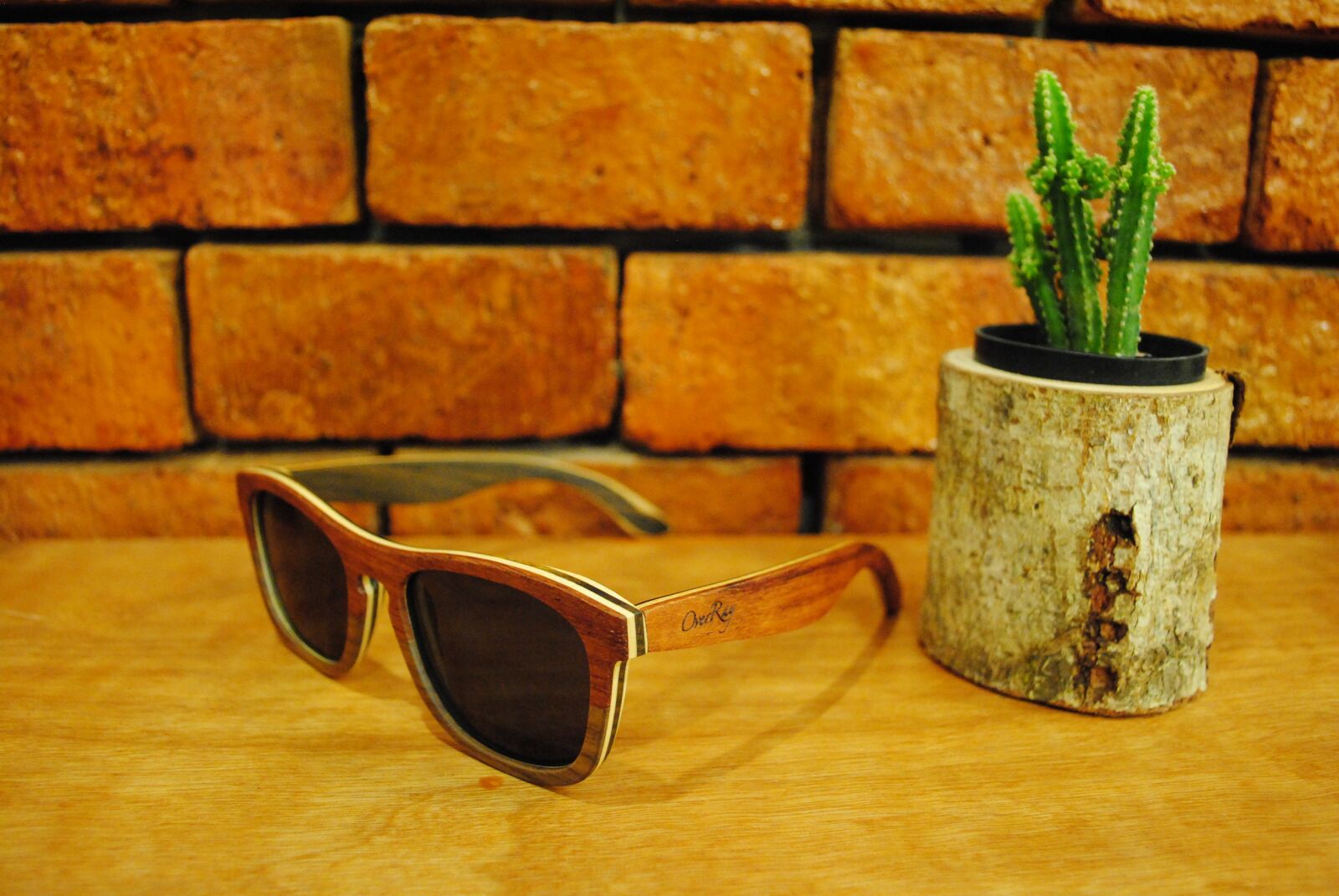 Nikon D3000 sample photo. Over ray, sunglasses, vintage photography