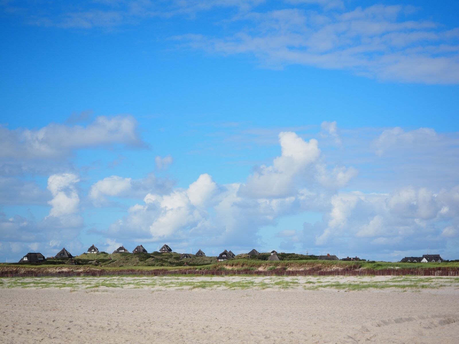 Olympus OM-D E-M1 + Olympus M.Zuiko Digital ED 12-40mm F2.8 Pro sample photo. Hörnum, beach, sylt photography