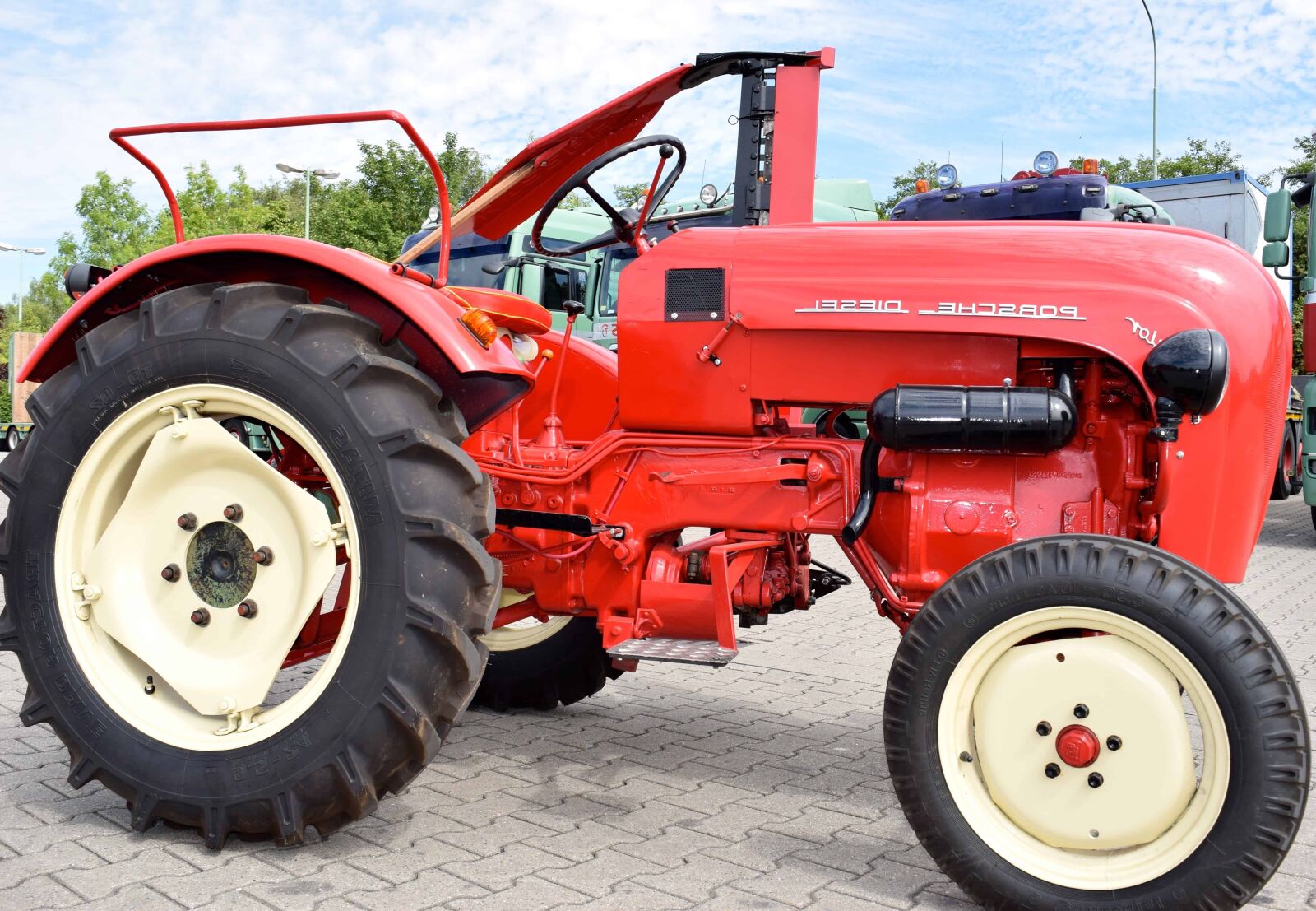 Nikon D3300 sample photo. Machine, tractor, vehicle, machinery photography