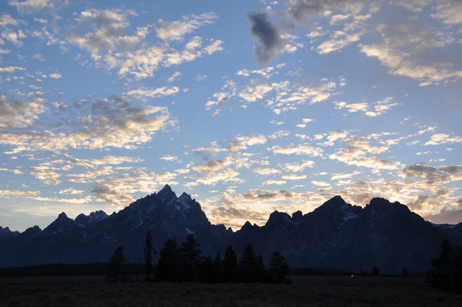 Nikon D90 sample photo. Sunset, clouds, mountains photography