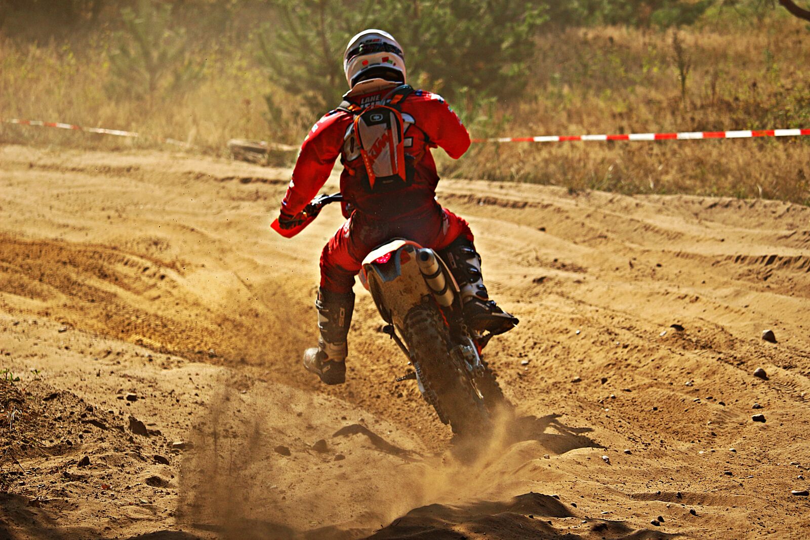 Canon EOS 100D (EOS Rebel SL1 / EOS Kiss X7) sample photo. Motocross, enduro, sand photography