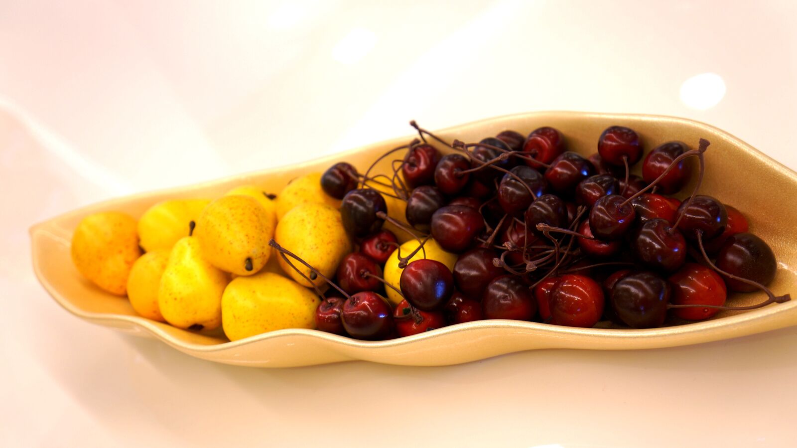 Sony Alpha NEX-F3 + Sony E 18-55mm F3.5-5.6 OSS sample photo. Decorate, the cherry, gold photography