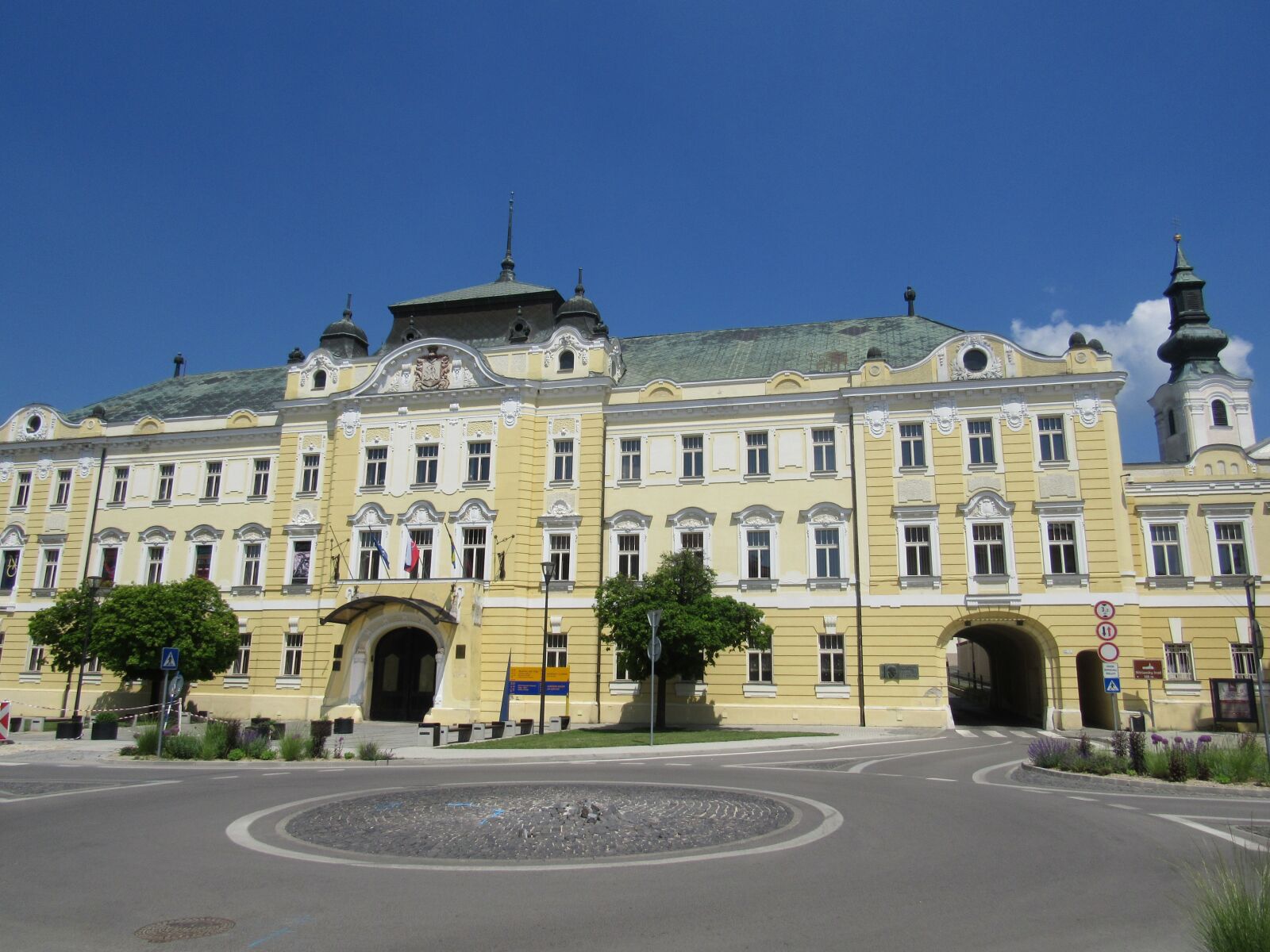Canon PowerShot SX530 HS sample photo. Nitrify, slovakia, building photography