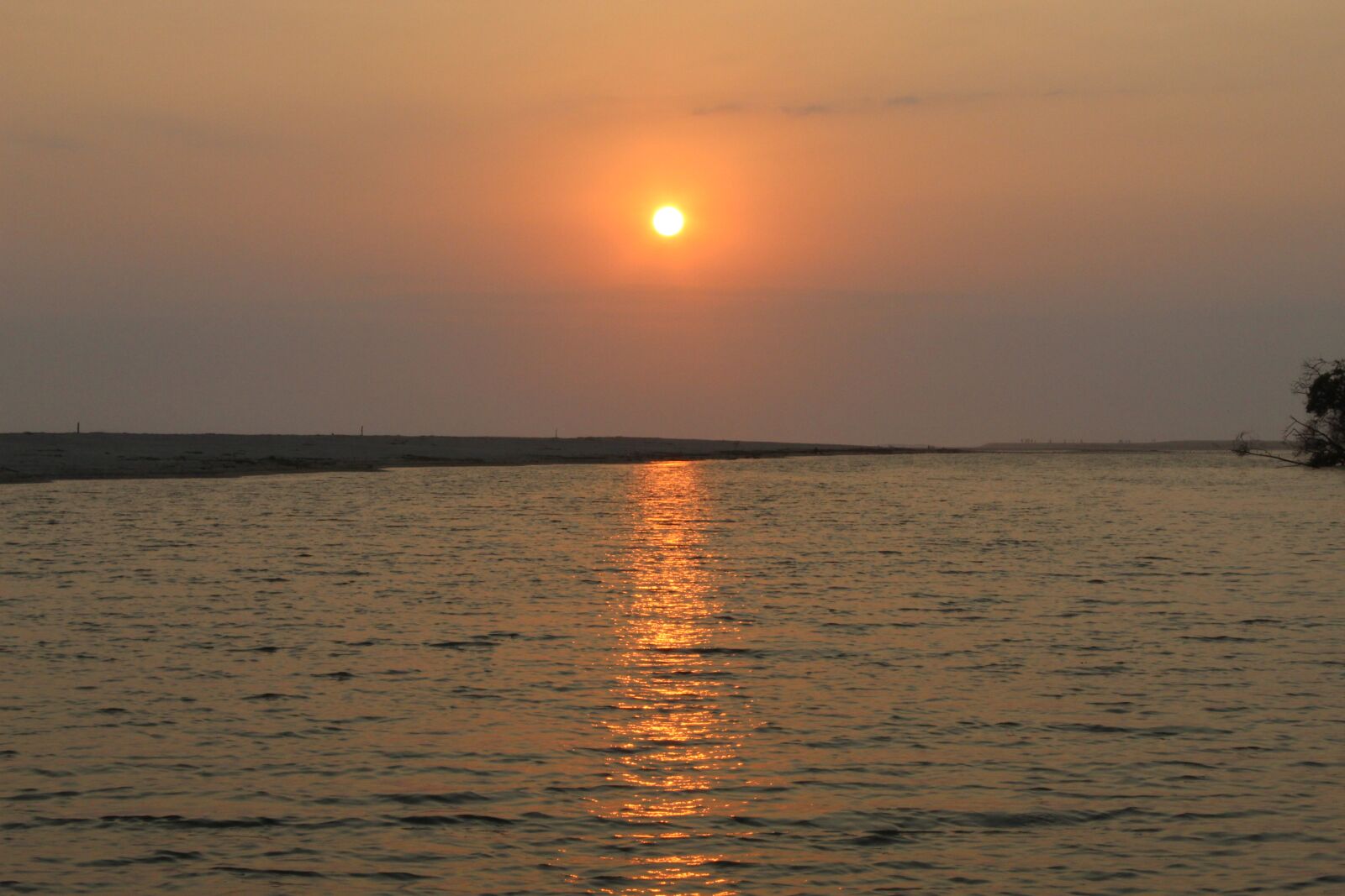 Canon EOS 1300D (EOS Rebel T6 / EOS Kiss X80) sample photo. Sun, sunset, laguna photography