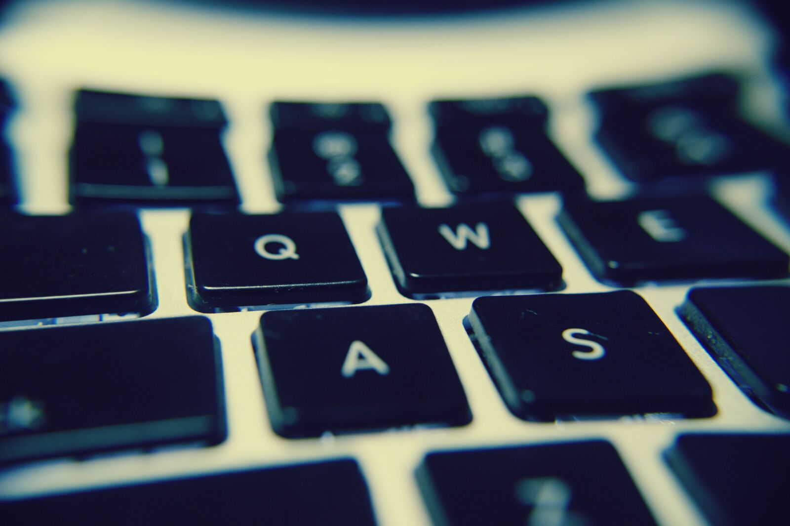 Sony Alpha DSLR-A390 sample photo. Button, computer, keyboard, laptop photography