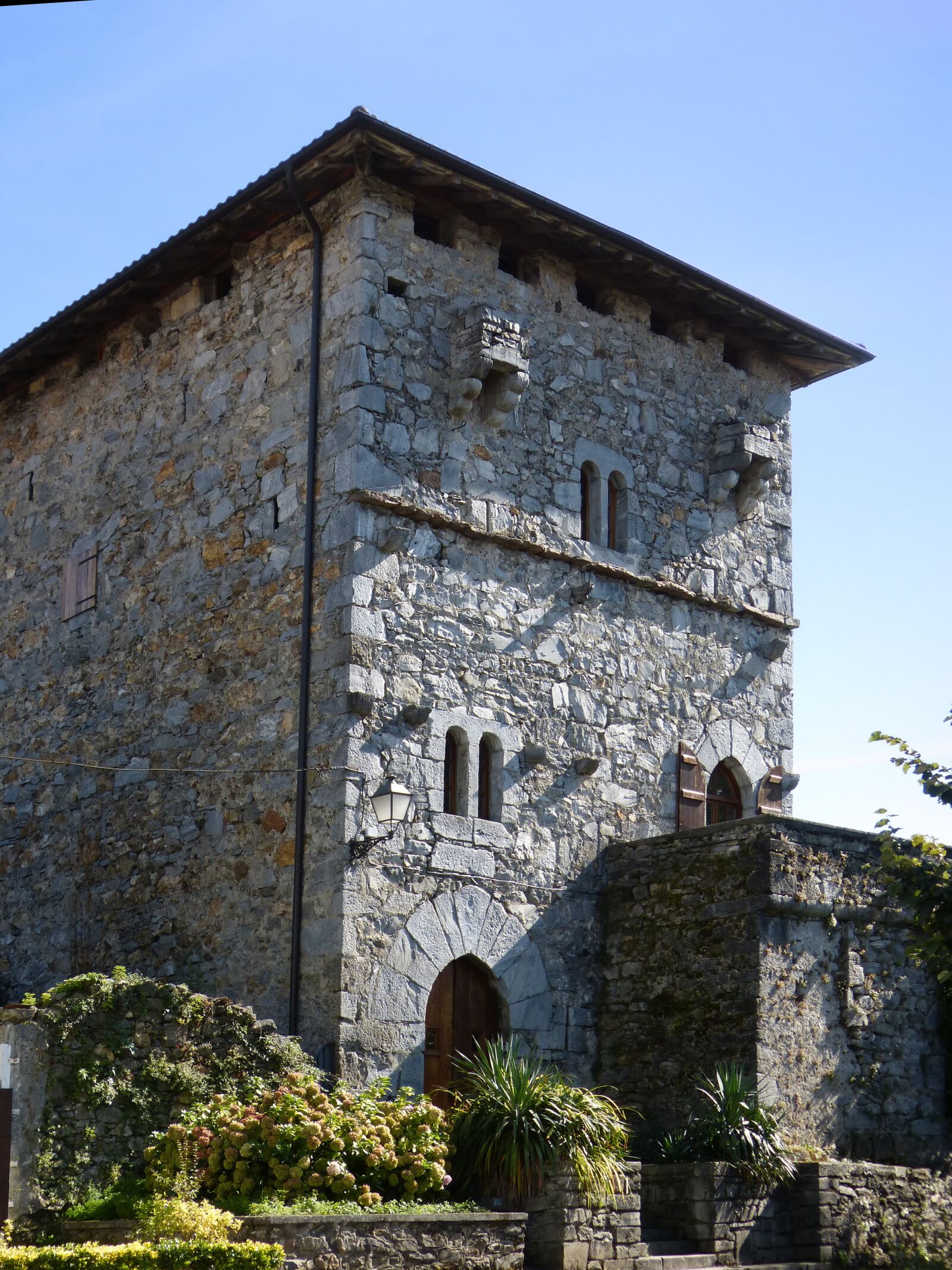 Panasonic DMC-FZ62 sample photo. Lesaka, navarre, architecture photography
