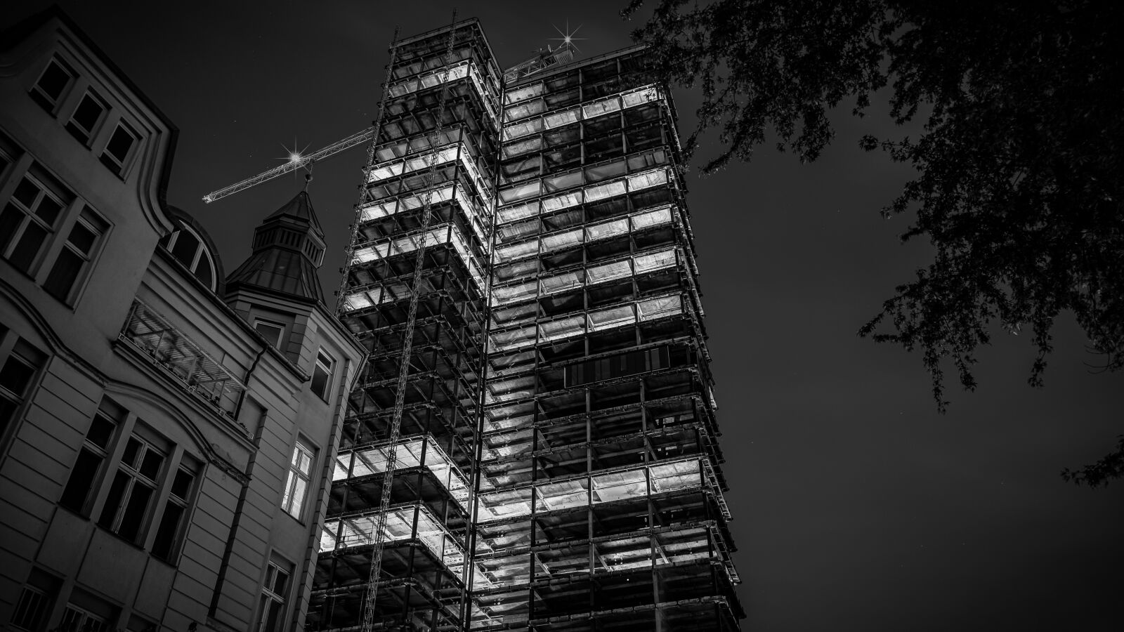 Sony a7 II + Sony FE 28-70mm F3.5-5.6 OSS sample photo. Skyscraper, building, site photography