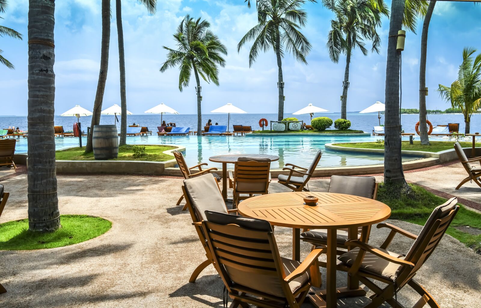 Nikon D850 sample photo. Sea, palm trees, sand photography