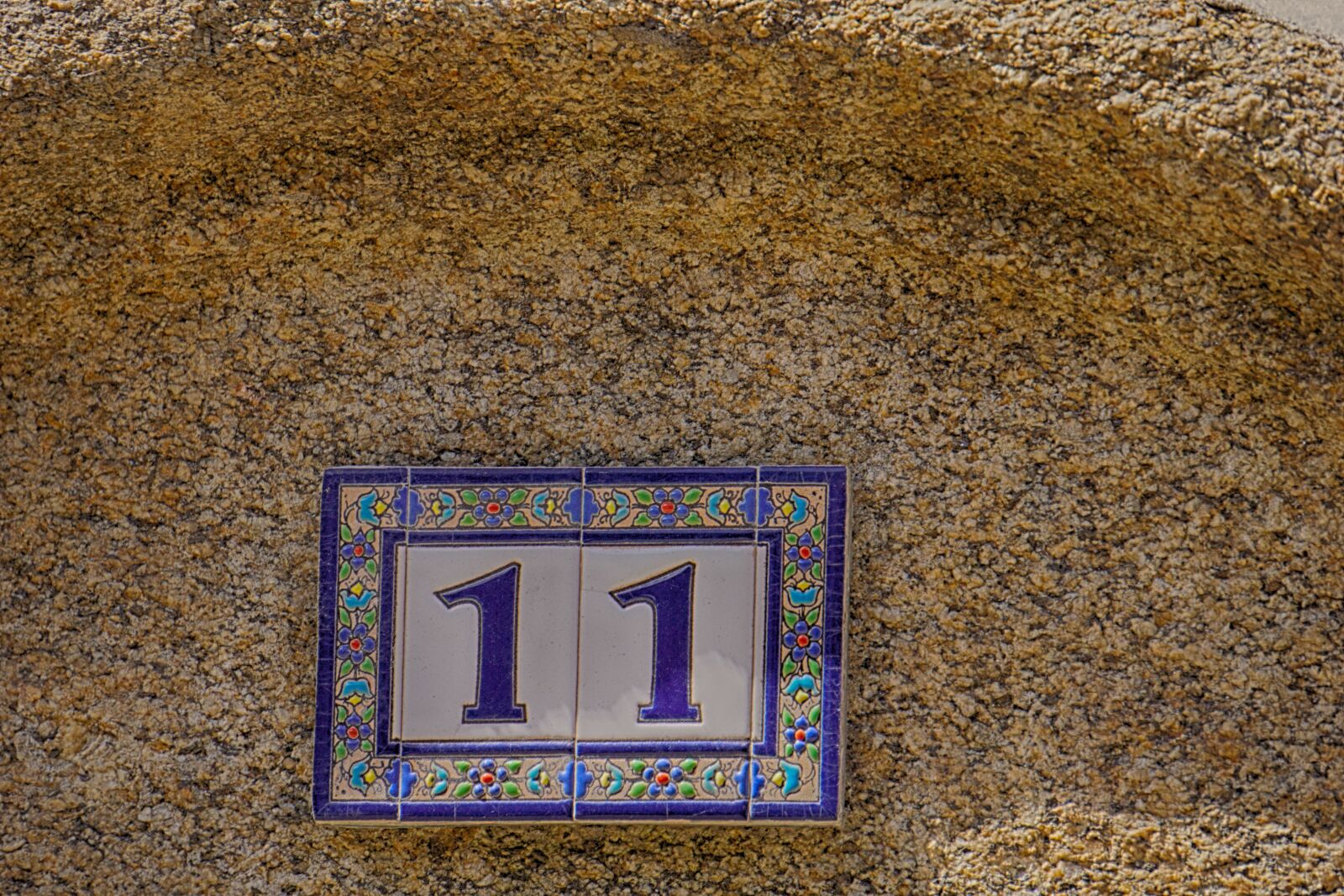 Sony E 55-210mm F4.5-6.3 OSS sample photo. Adresse, carreaux, decors, faience photography