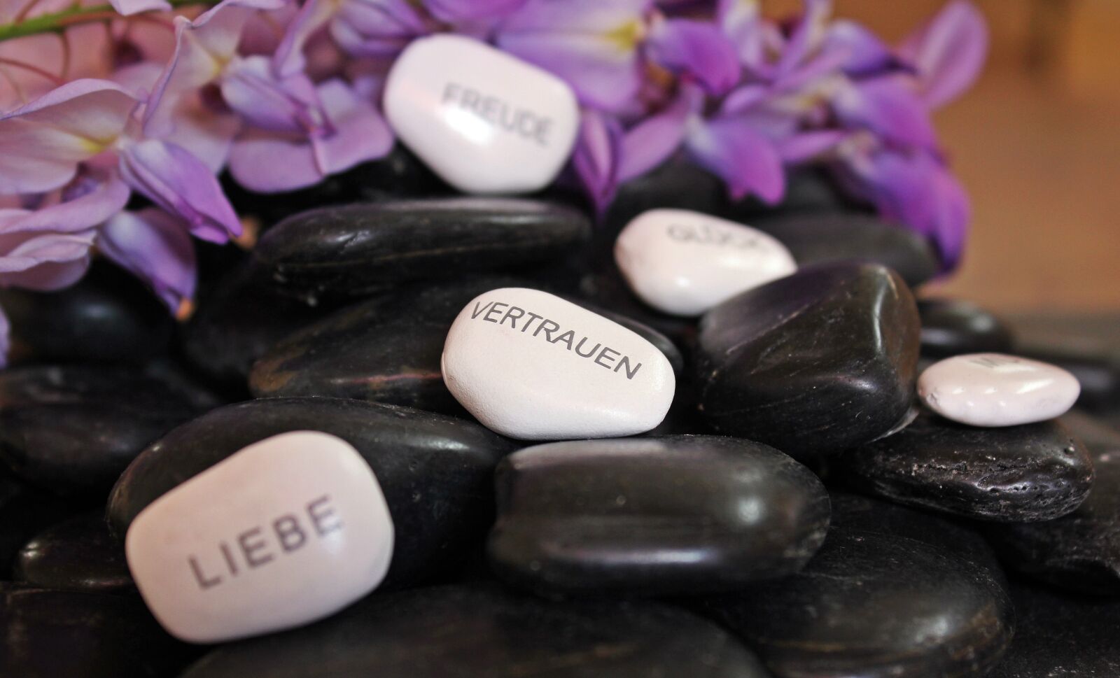 Canon EOS 550D (EOS Rebel T2i / EOS Kiss X4) sample photo. Balance, meditation, stones photography