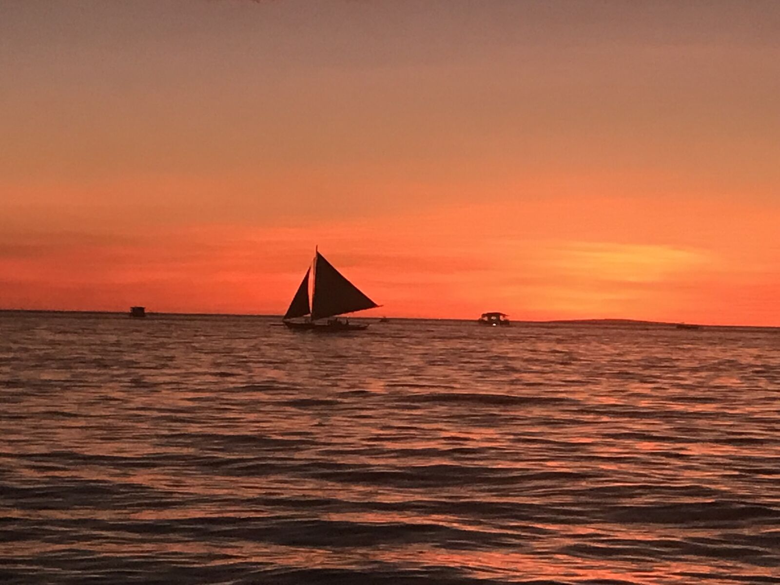 iPhone 7 back camera 3.99mm f/1.8 sample photo. Beach, sunset, sea photography