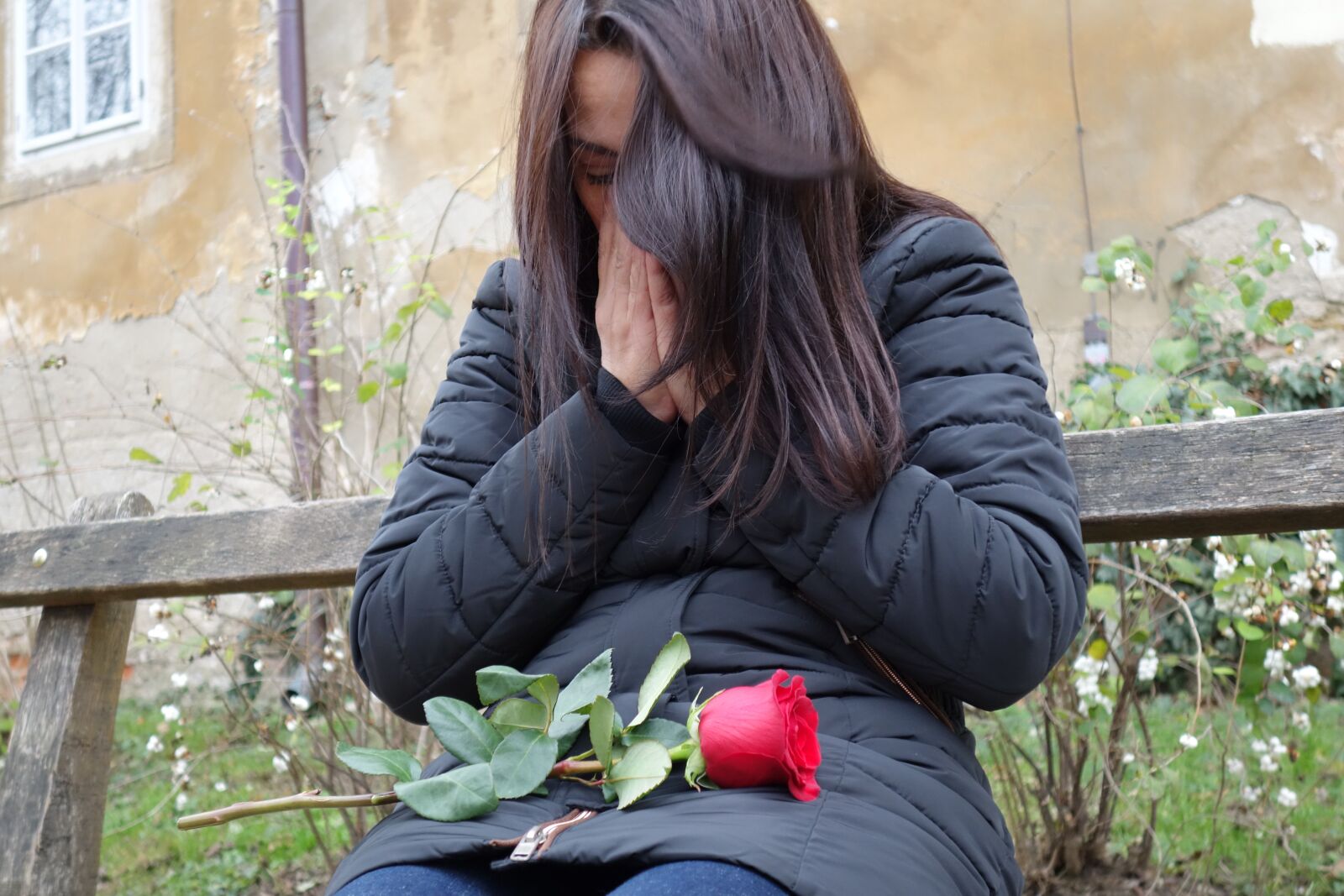 Sony Cyber-shot DSC-RX100 II sample photo. Sad girl, red rose photography