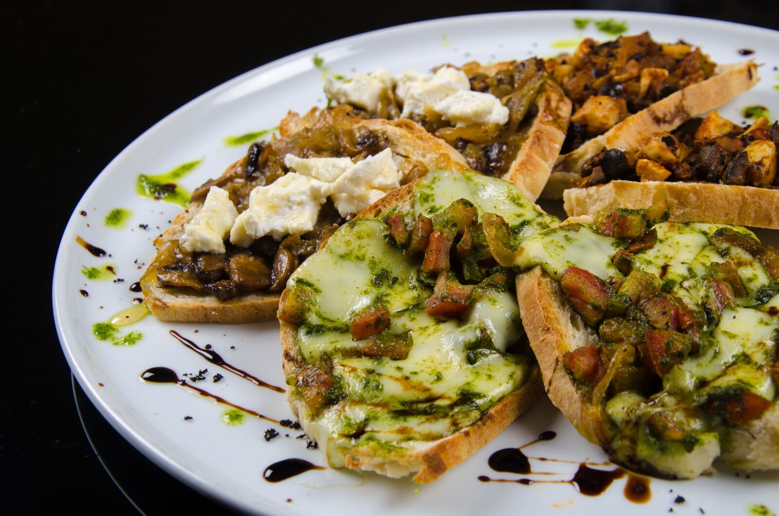 Nikon D7000 sample photo. Brusquetas, slices of bread photography