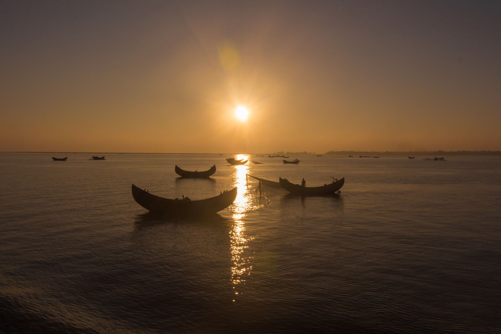 Canon EOS 700D (EOS Rebel T5i / EOS Kiss X7i) sample photo. Sunset, river, boat photography