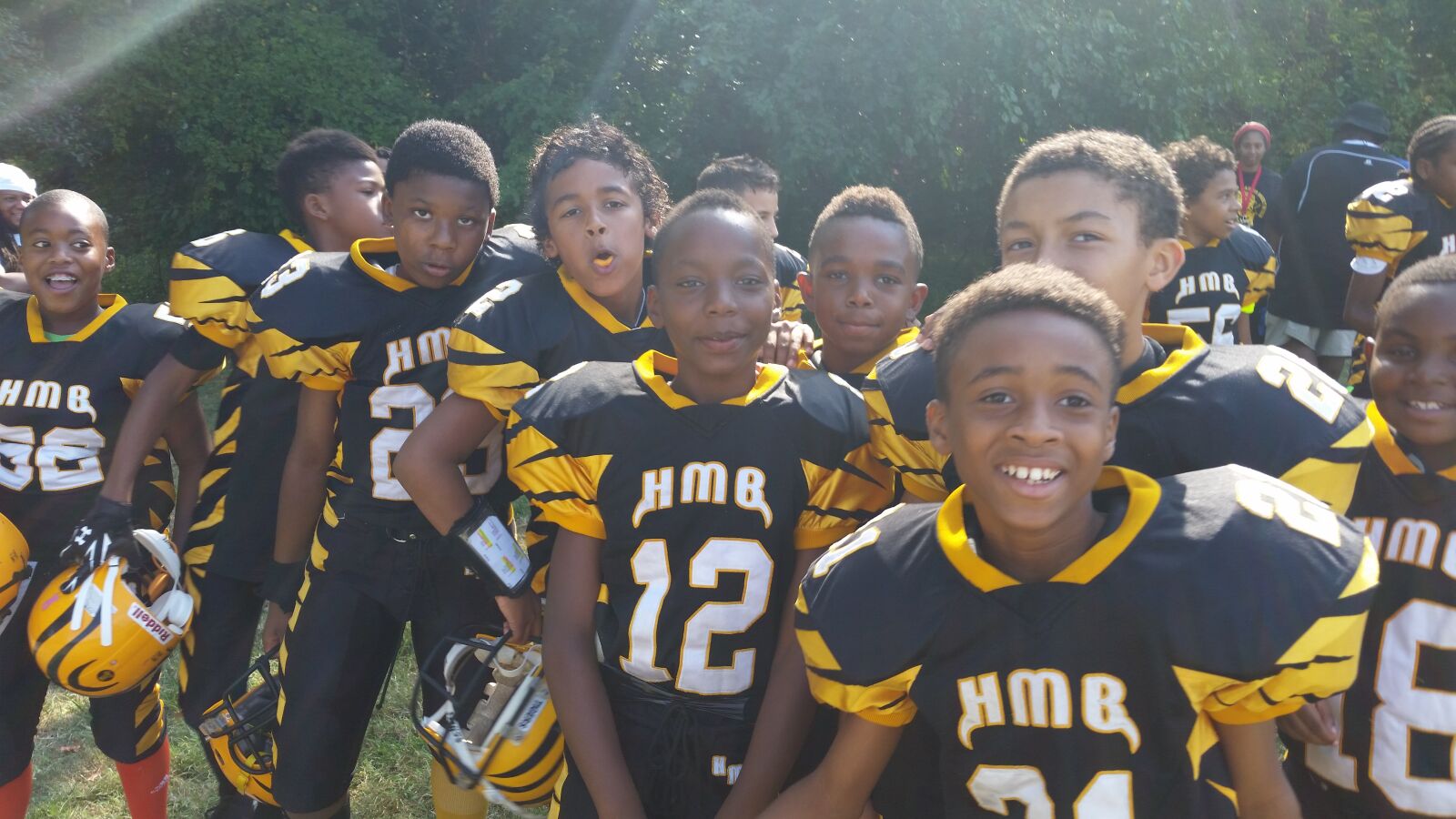 Samsung Galaxy S5 sample photo. Black, uniforms, football, team photography