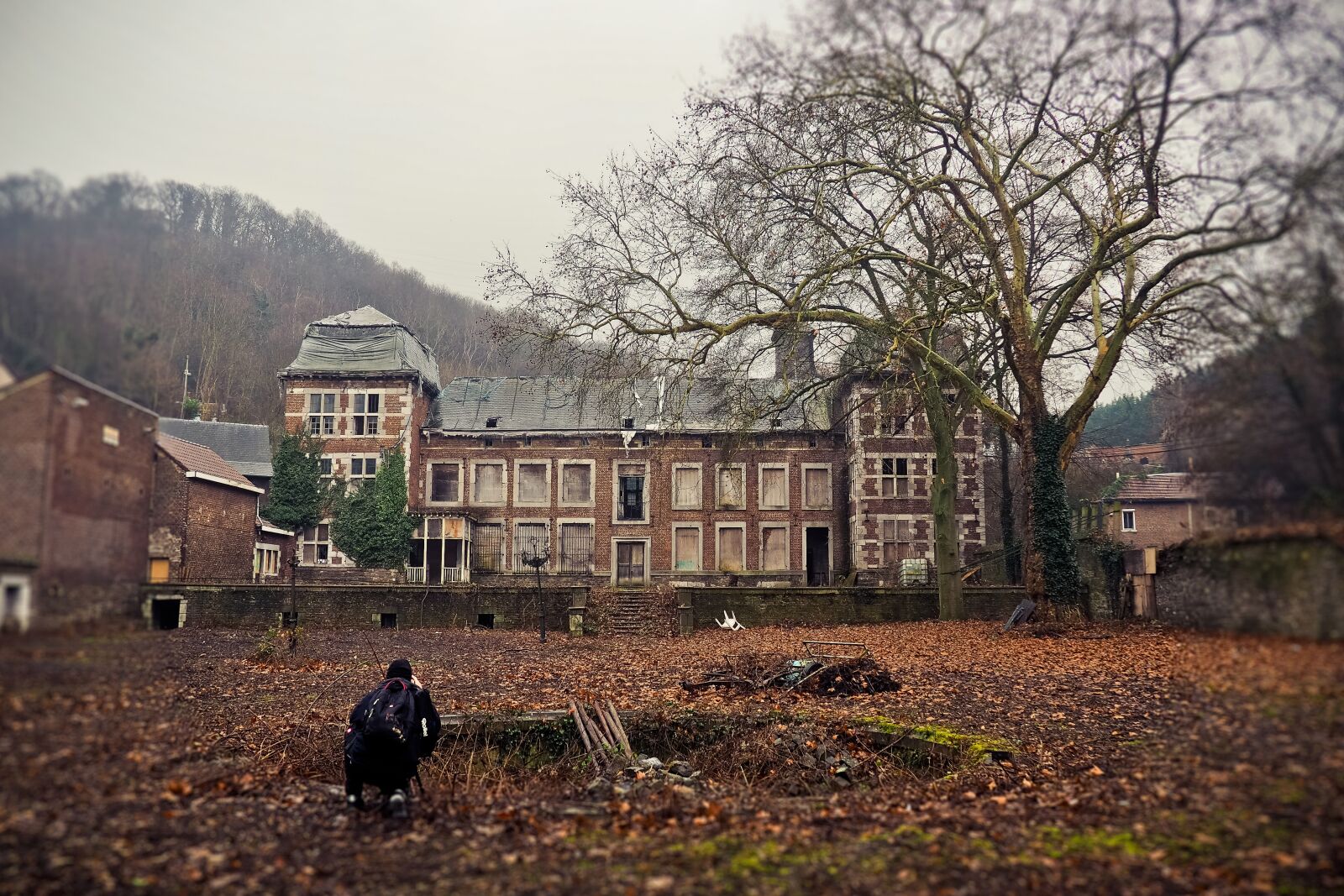 Olympus OM-D E-M10 sample photo. Lost places, villa, house photography