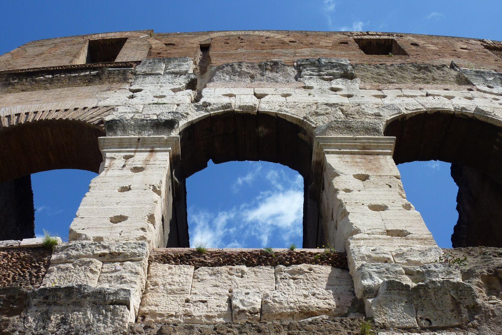 Panasonic DMC-TZ7 sample photo. Rome, coliseum, ark photography