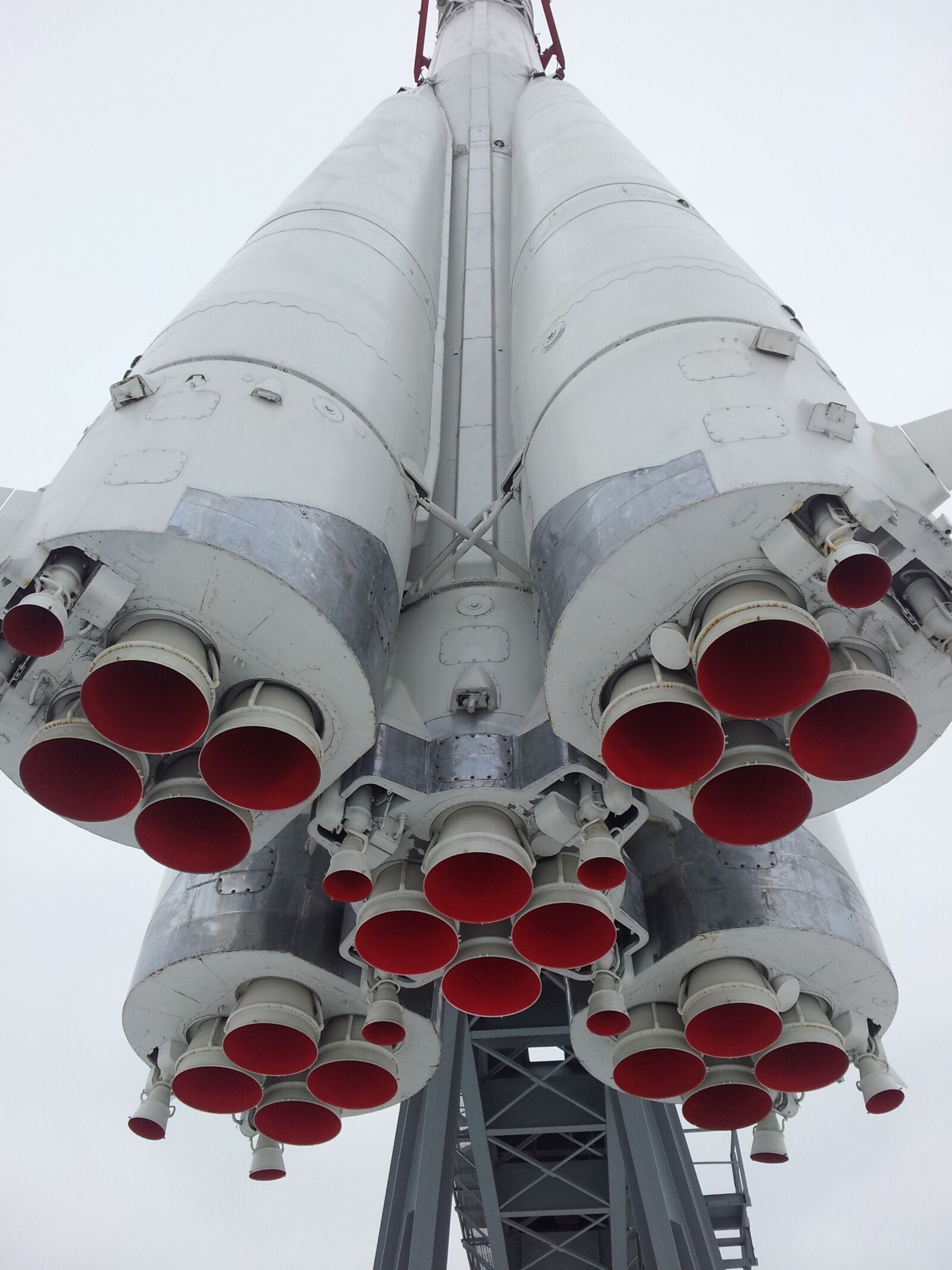 Samsung Galaxy S2 sample photo. Rocket, cosmos, astronautics photography