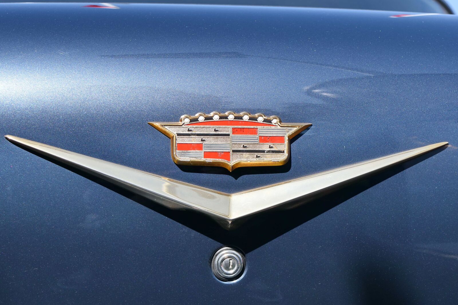 Nikon D5500 sample photo. Nostalgia, sign, vehicle, water photography