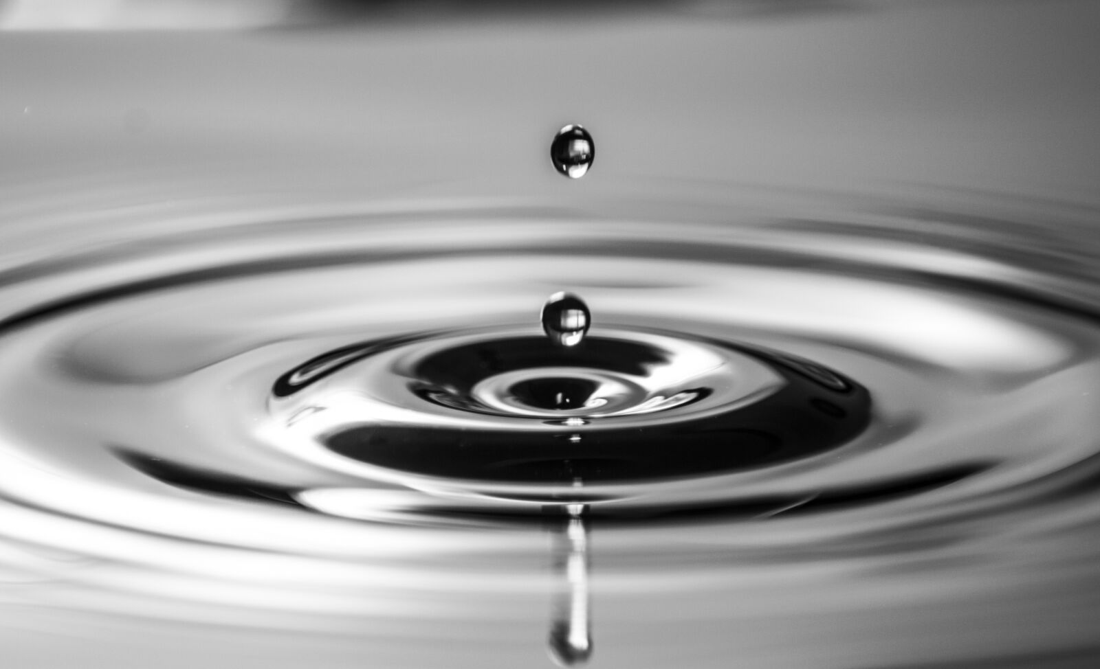 Nikon D3200 sample photo. Water, water drop, silver photography