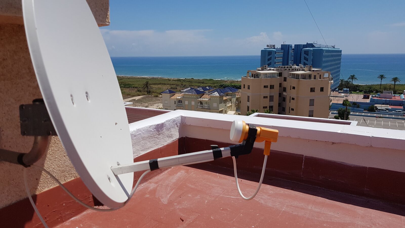 Samsung Galaxy S7 Edge sample photo. Satellite dish, guardamar del photography