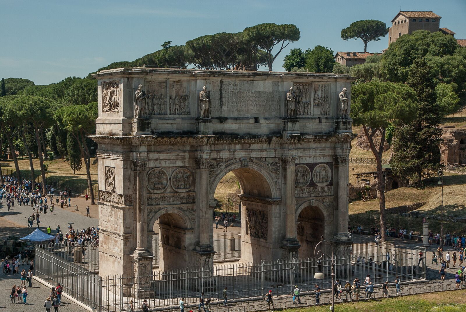 Pentax K10D sample photo. Rome, antique, arch of photography