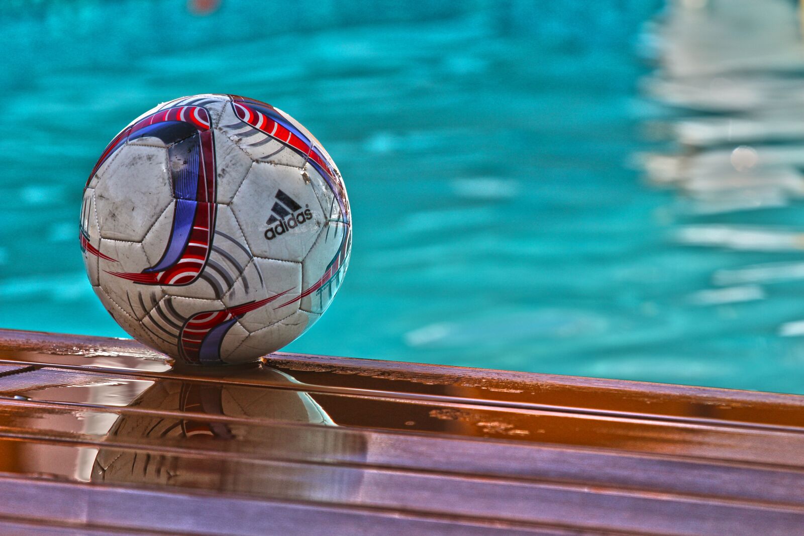 Canon EOS 100D (EOS Rebel SL1 / EOS Kiss X7) + Canon EF 70-200mm F4L IS USM sample photo. Football, ball, goal photography