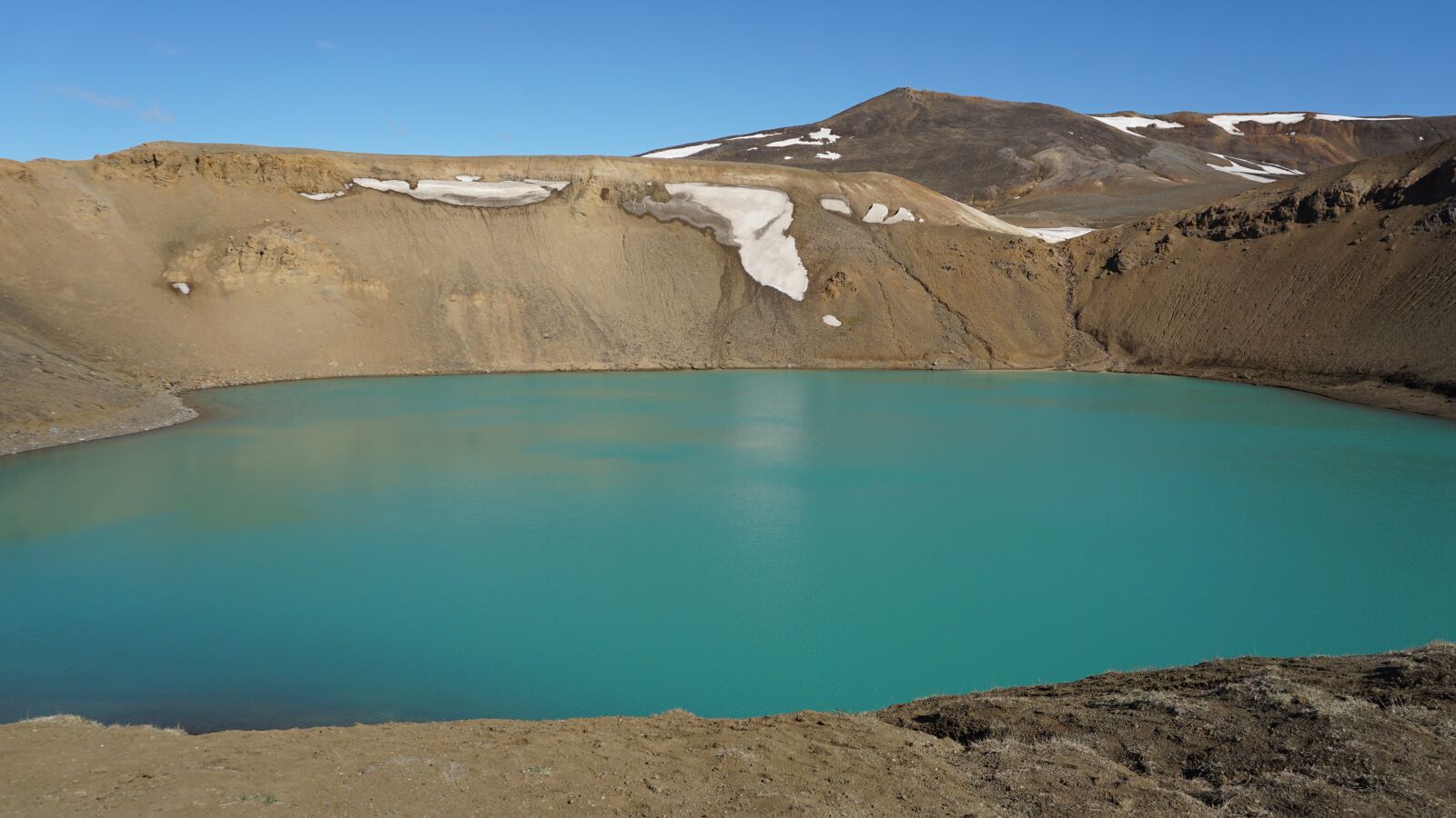 Sony E 16-50mm F3.5-5.6 PZ OSS sample photo. Water, volcano, lake photography