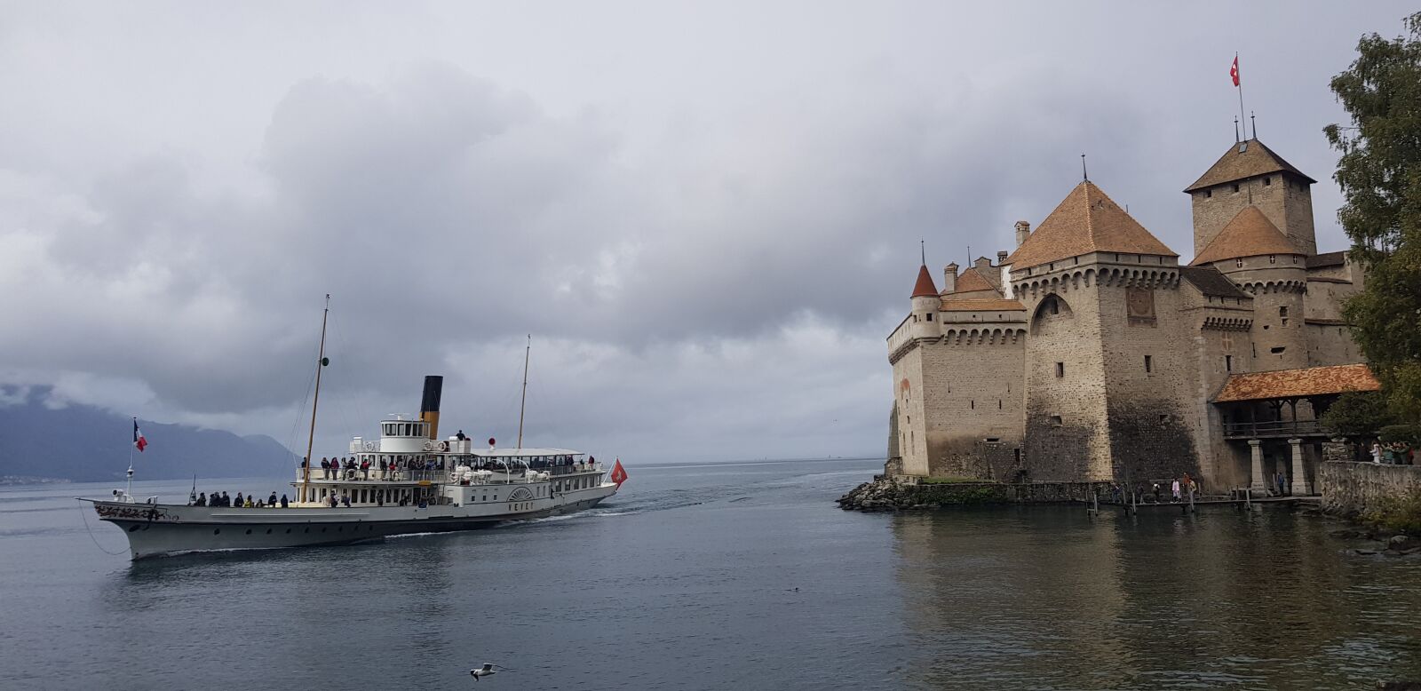 Samsung Galaxy S8 sample photo. The castle of chillon photography