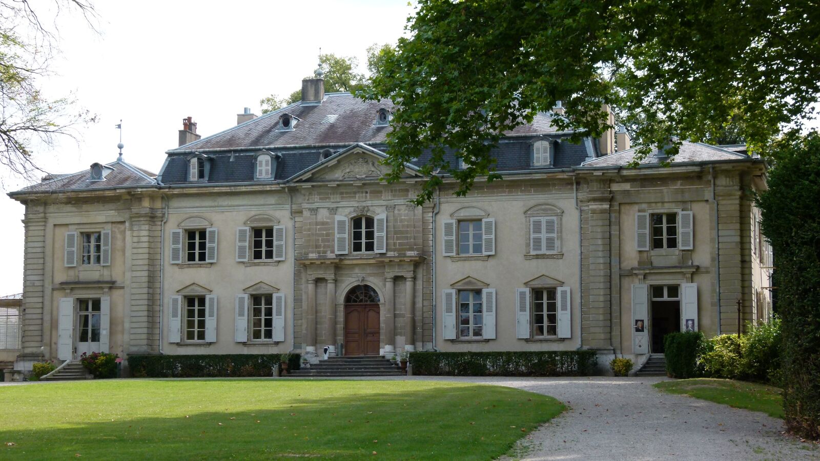 Panasonic Lumix DMC-FZ100 sample photo. Ferney-voltaire, voltaire, house photography