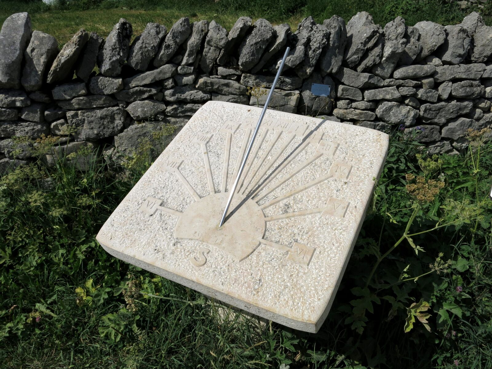 Canon PowerShot G15 sample photo. Sundial, clock, sun photography