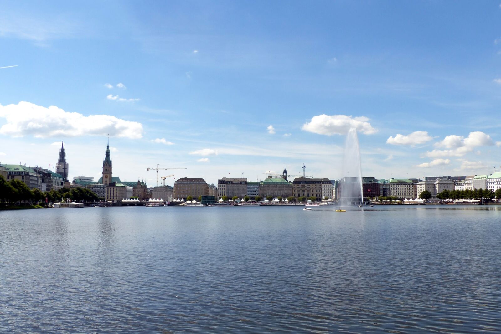 Panasonic Lumix DMC-FZ200 sample photo. Hamburg, big city, binnenalster photography