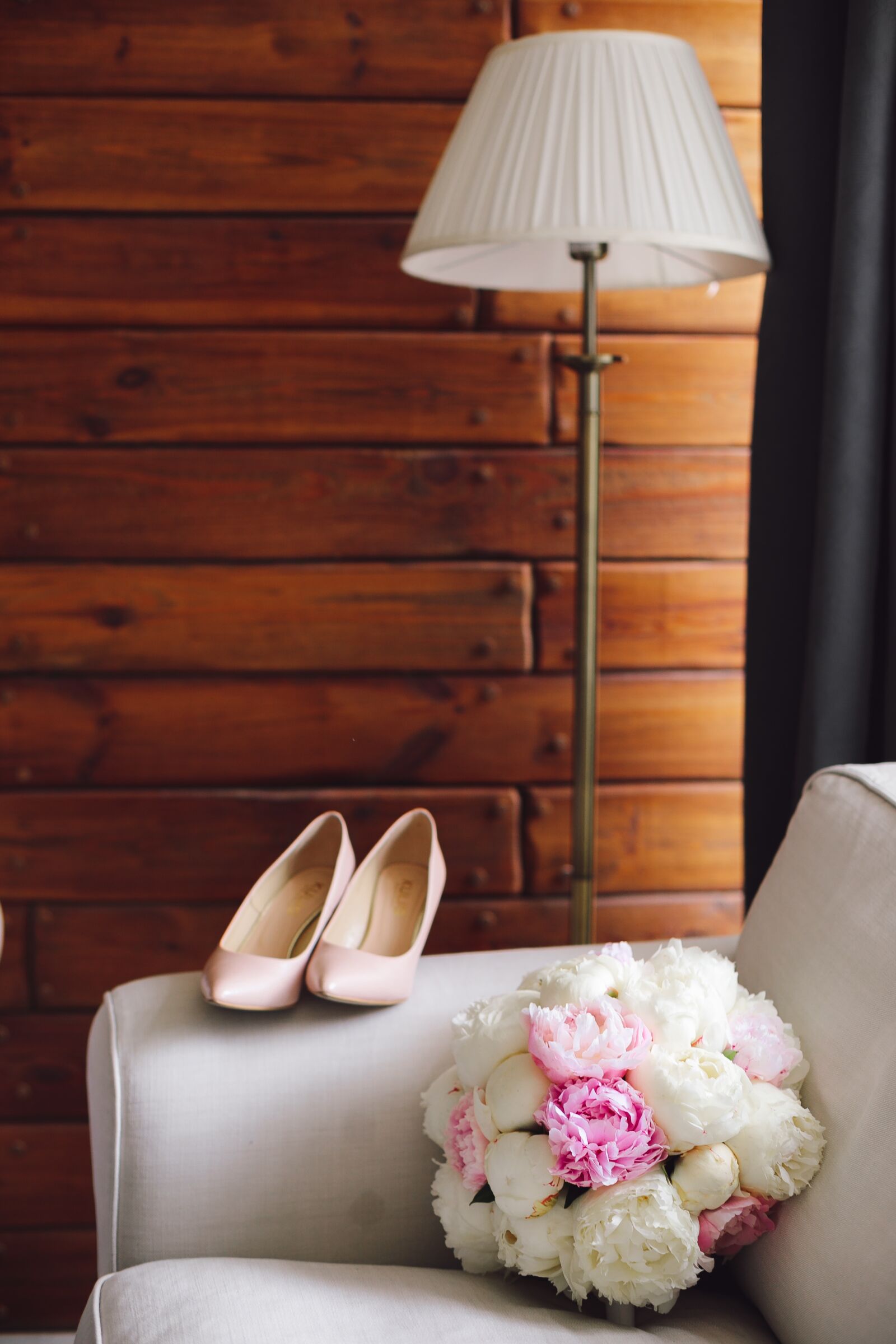 Canon EF 50mm F1.4 USM sample photo. Wedding shoes, bouquet, shoes photography
