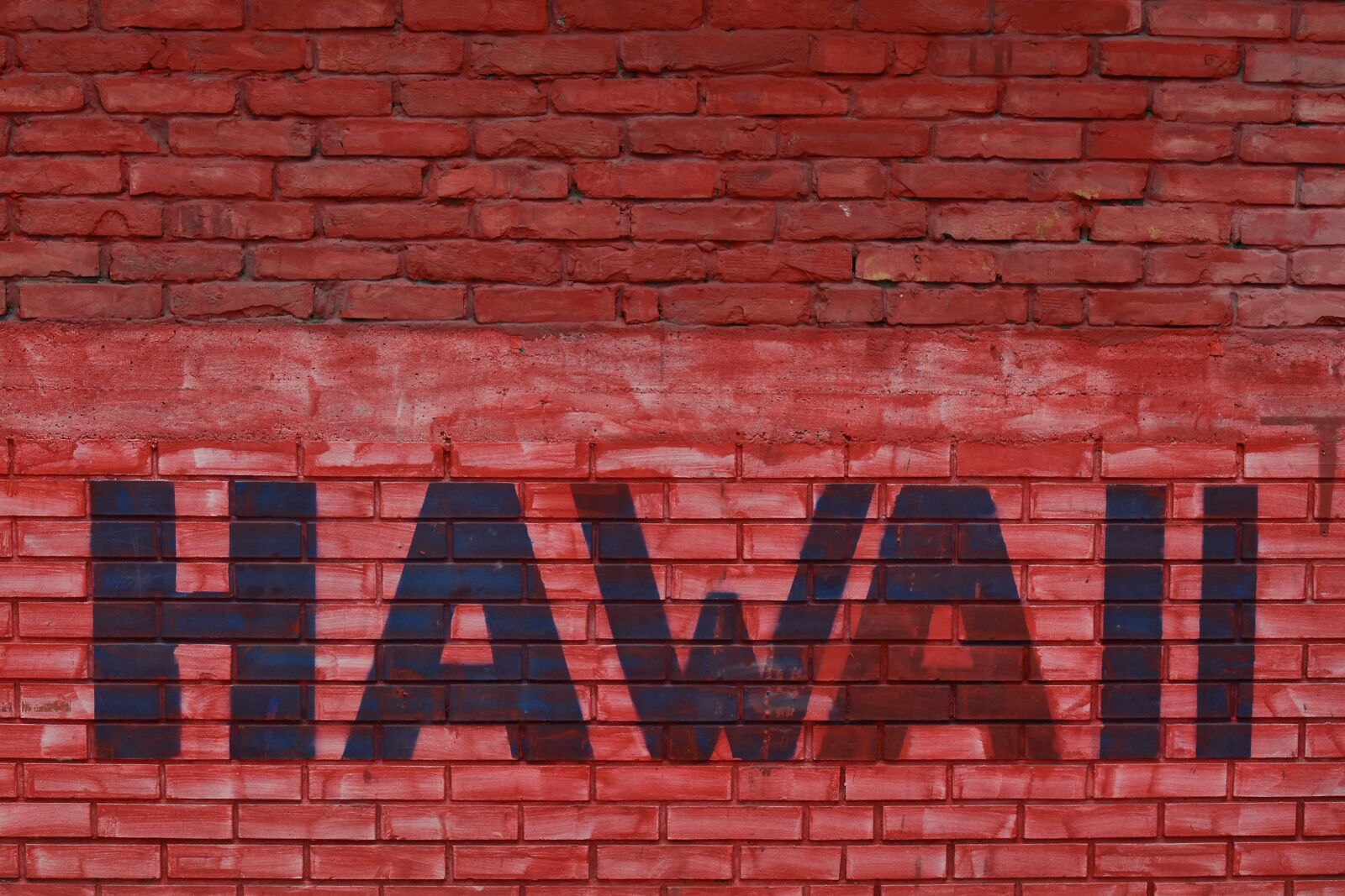 Nikon D5500 sample photo. Bricks, hawaii, red, sign photography