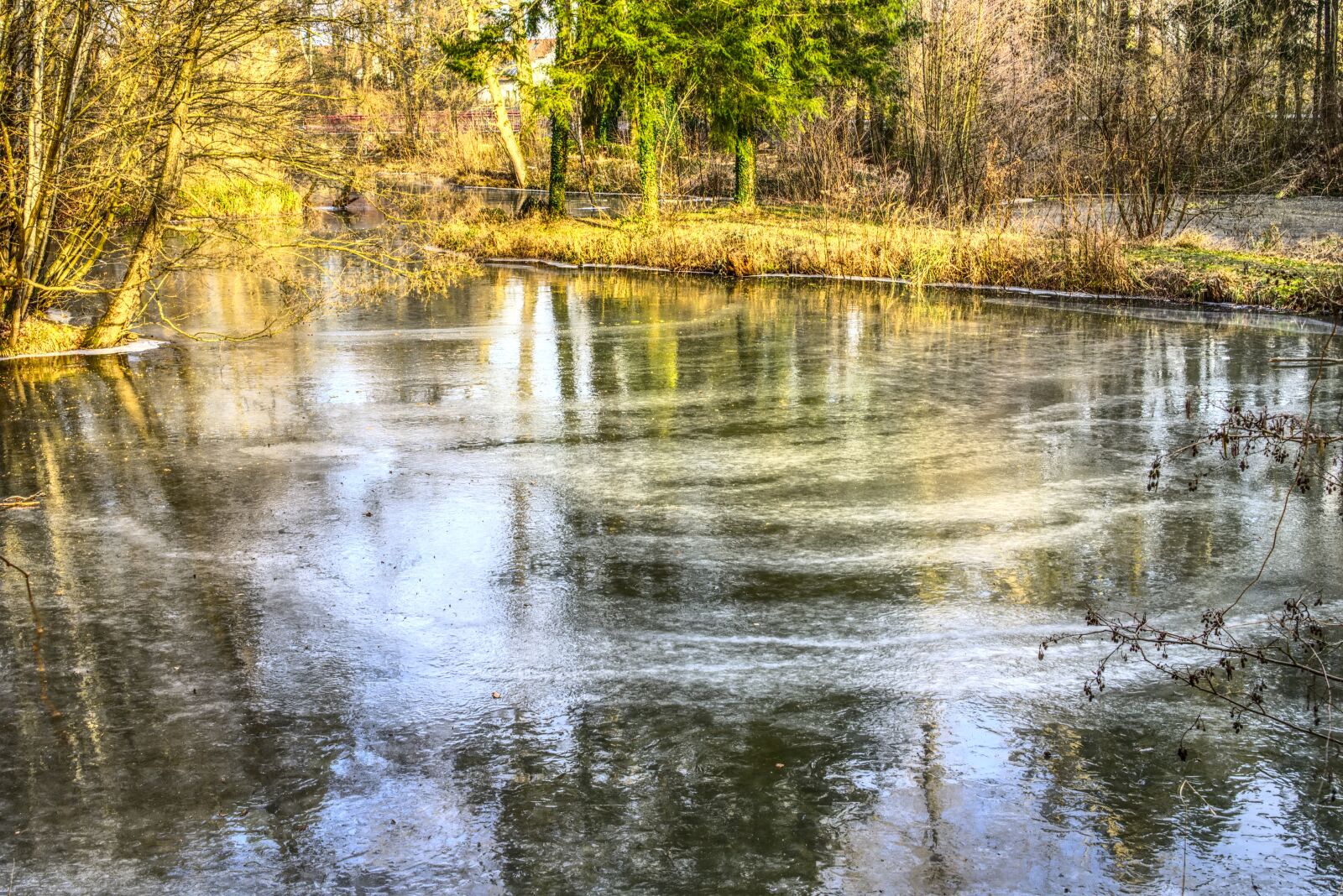 Sony a6000 + Sony E 35mm F1.8 OSS sample photo. Frozen, lake, ice photography