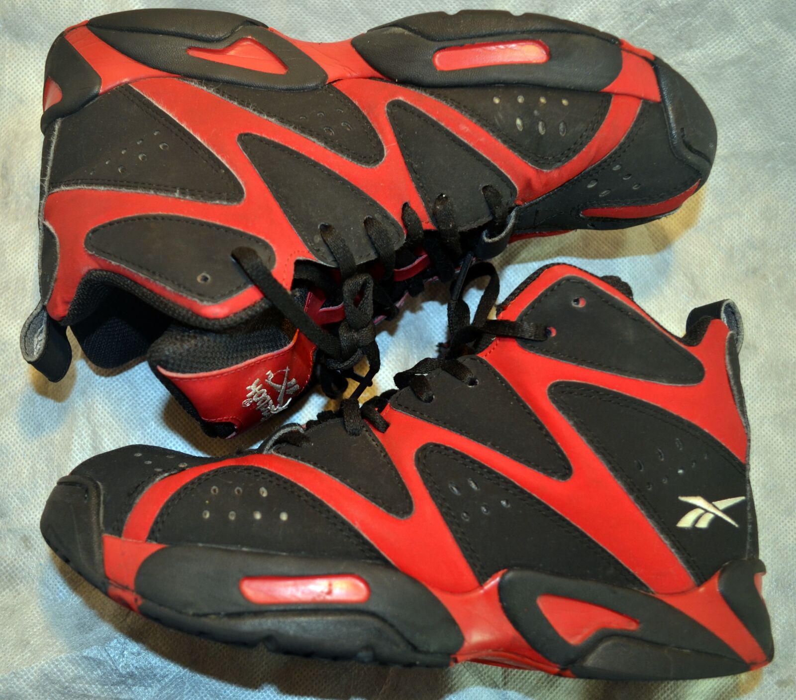 Nikon D7000 sample photo. Reeboks, athletic, sneakers photography