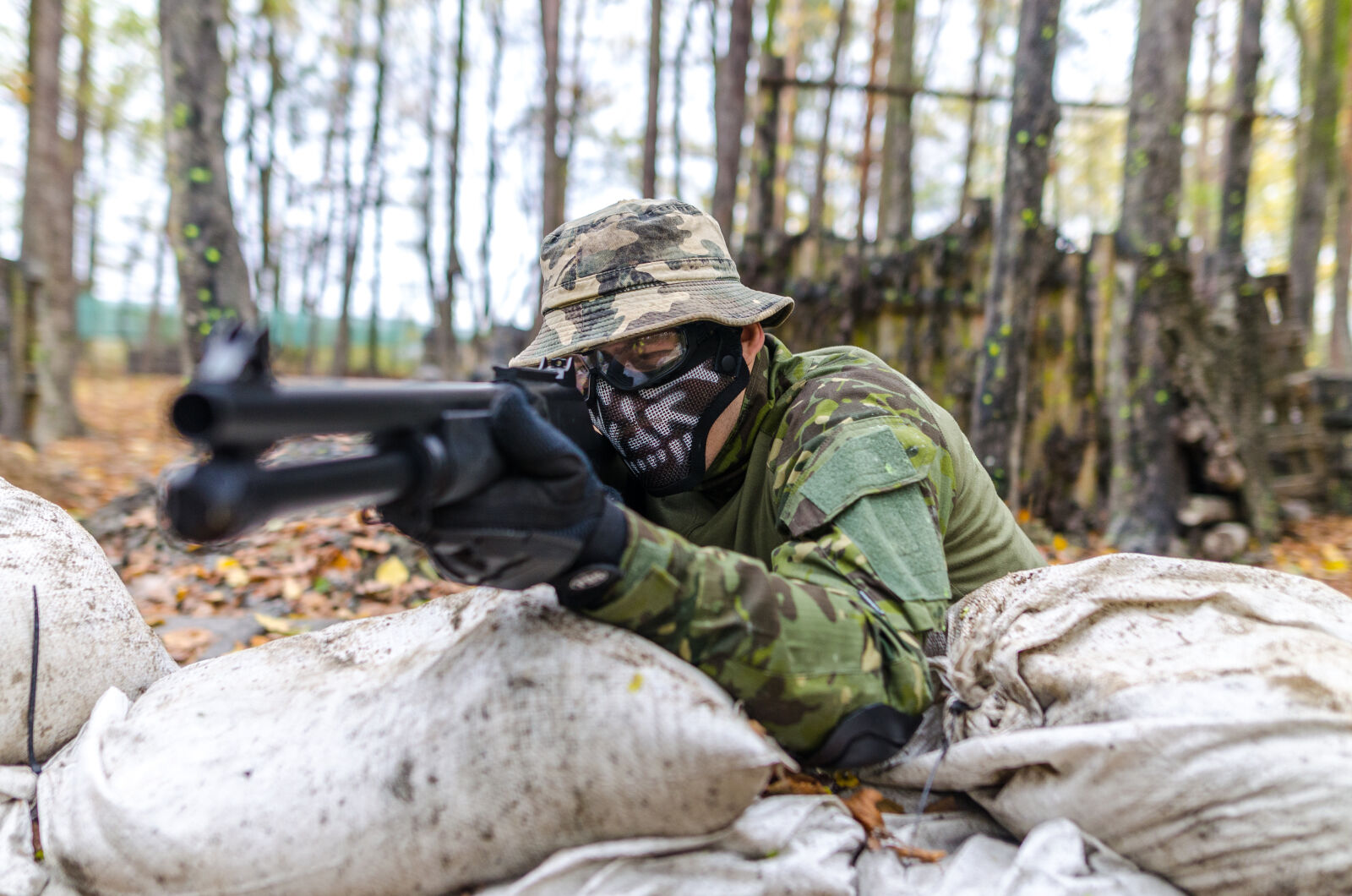 Nikon D5100 sample photo. Soldier, holding, a, rifle photography