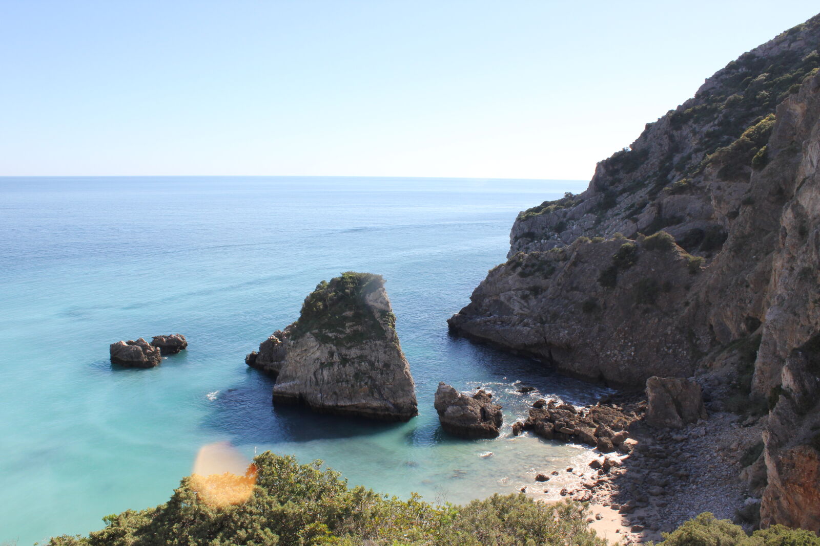 Canon EOS 550D (EOS Rebel T2i / EOS Kiss X4) sample photo. Beach, coastline, rocks photography
