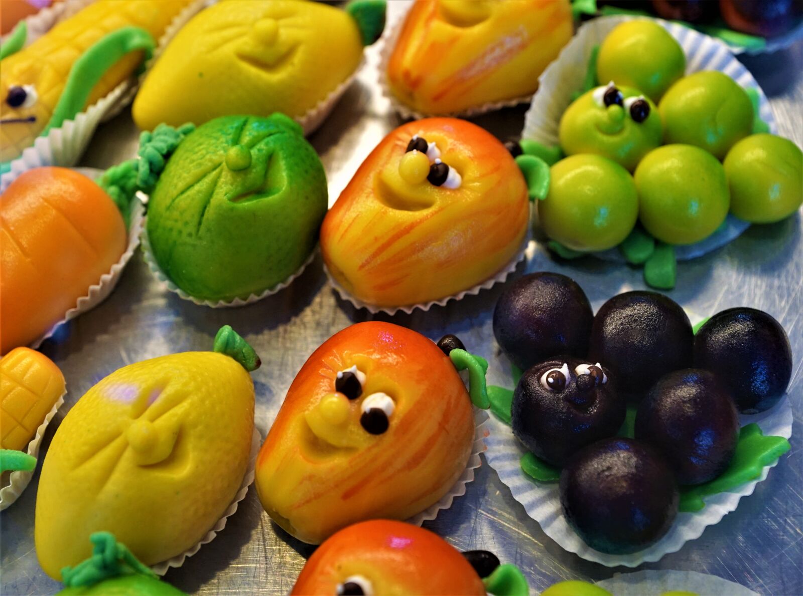 Sony ILCA-77M2 + Sony DT 16-50mm F2.8 SSM sample photo. Marzipan, sweet, decoration photography