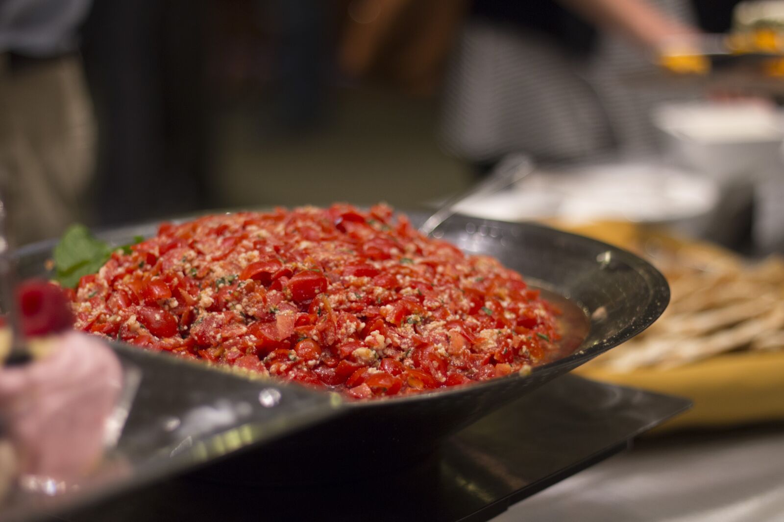 Canon EOS 70D + Canon EF 50mm F1.8 STM sample photo. Salsa, spicy, food photography