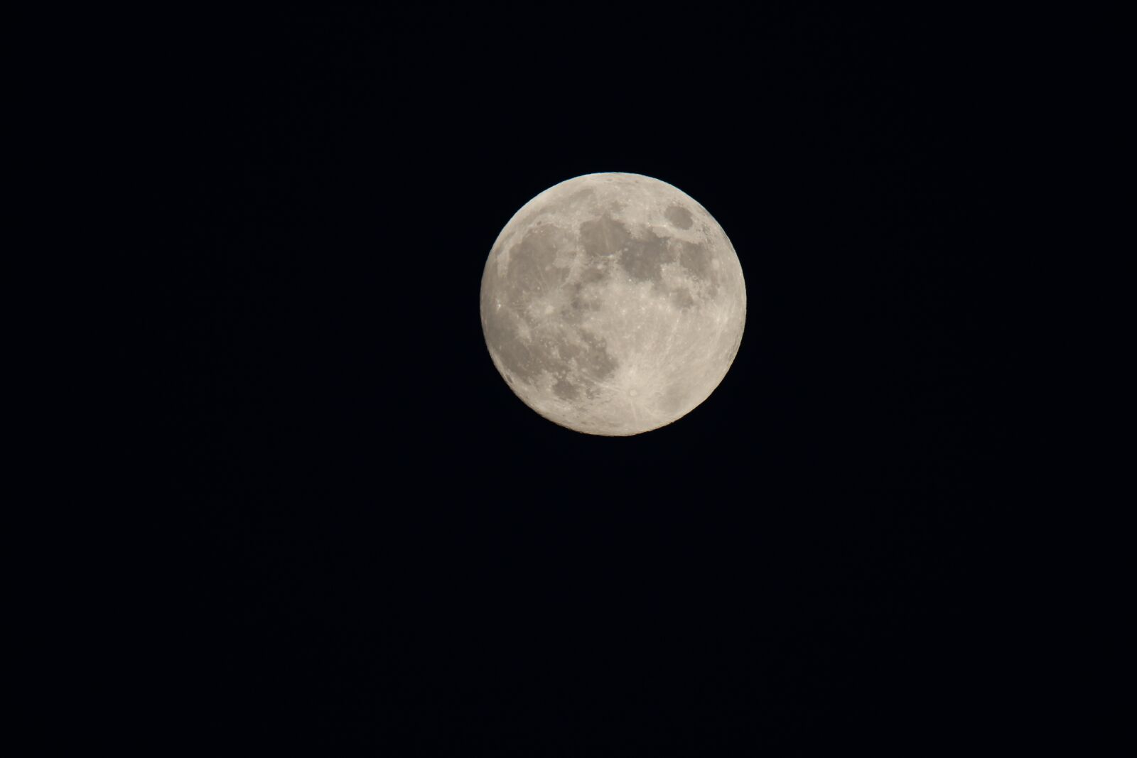 Canon EOS 100D (EOS Rebel SL1 / EOS Kiss X7) sample photo. Moon, vollmond, mond photography