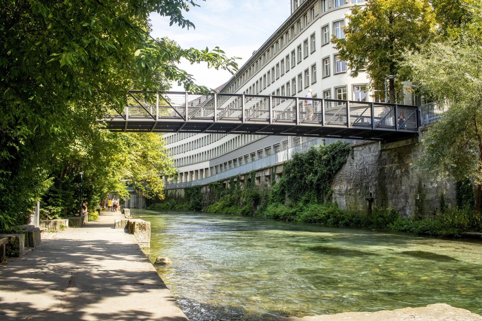 Canon EOS M5 + Canon EF-S 24mm F2.8 STM sample photo. Zurich, river, switzerland photography
