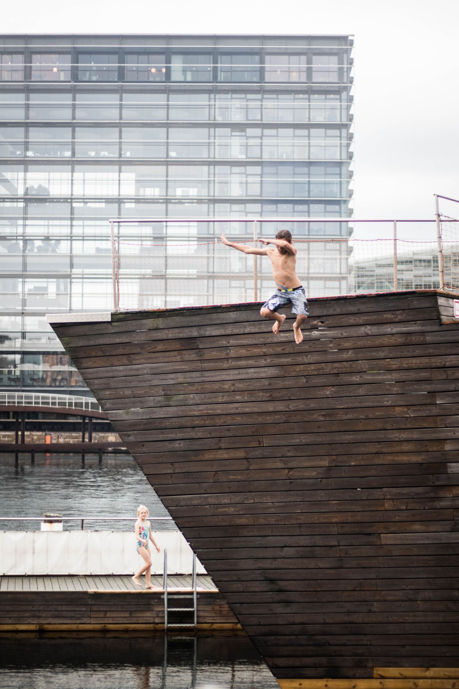 Canon EOS 80D sample photo. Copenhagen, jump, water photography