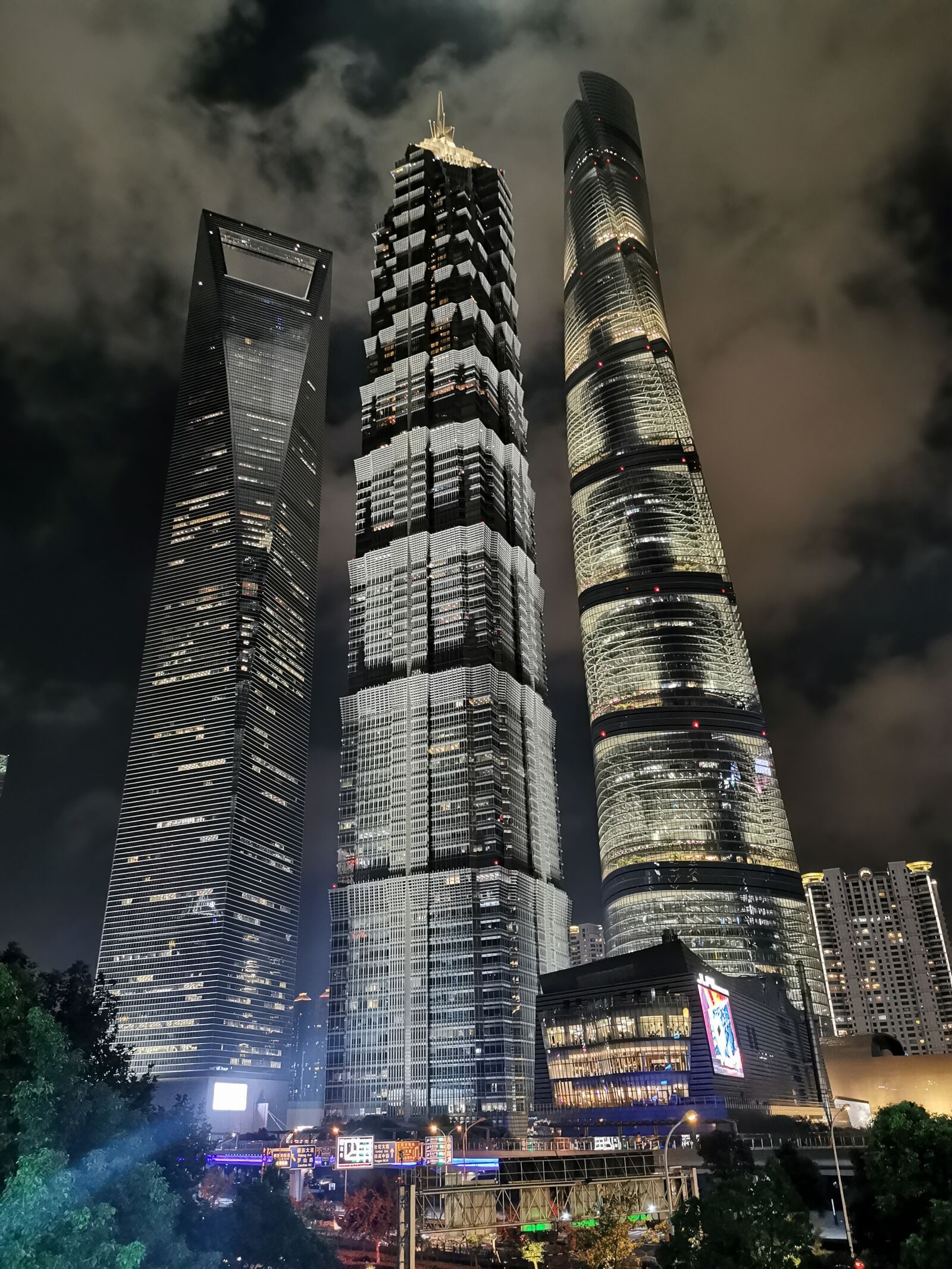 HUAWEI P30 Pro sample photo. Shanghai, downtown, china photography