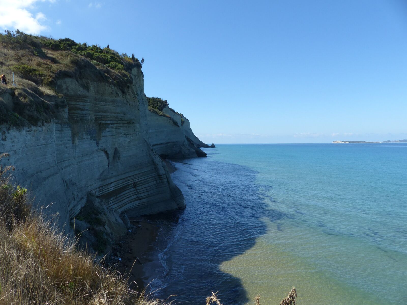 Panasonic Lumix DMC-FZ200 sample photo. Corfu, perulades, cliff photography