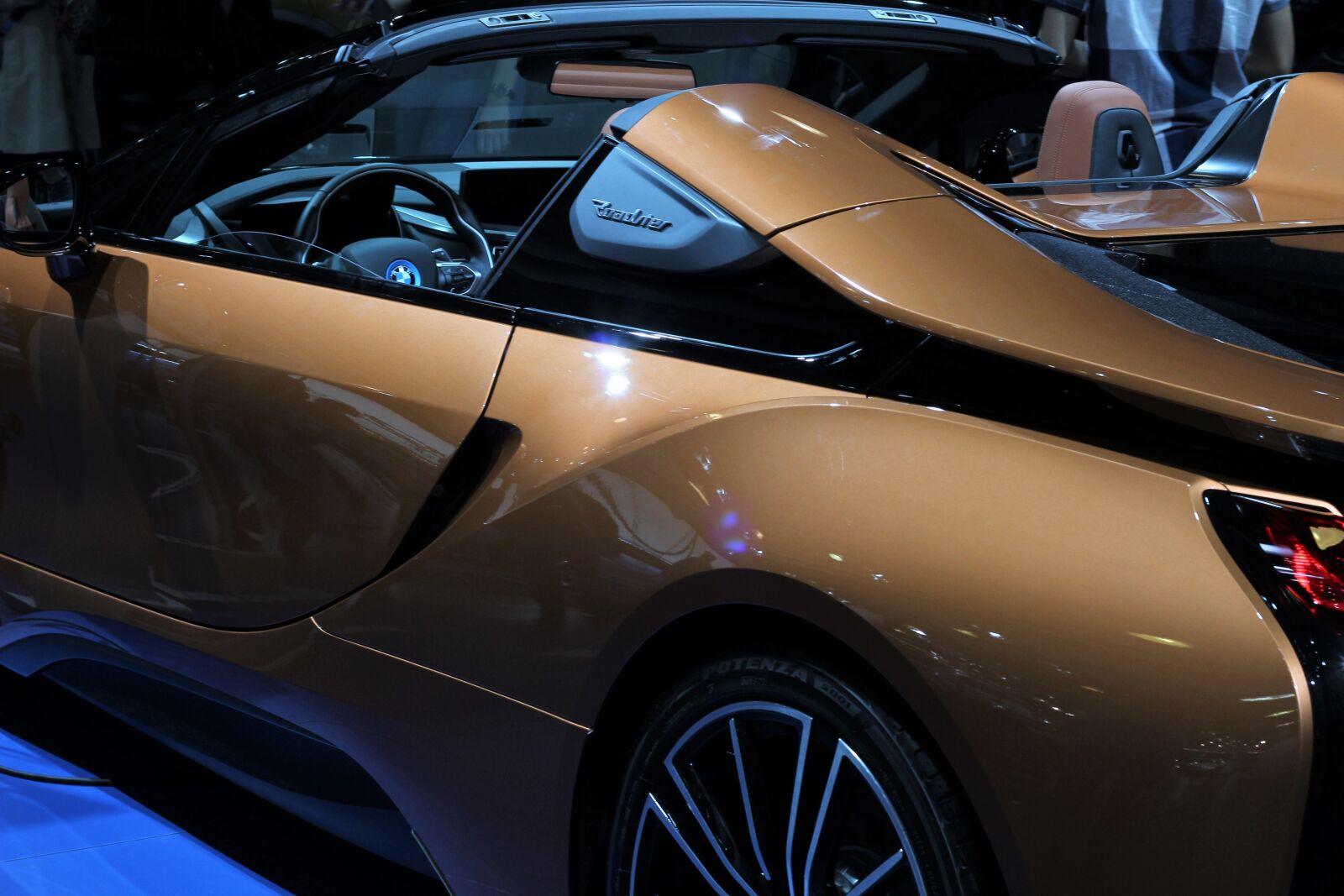 Canon EOS 600D (Rebel EOS T3i / EOS Kiss X5) + Canon EF 50mm F1.8 II sample photo. Car, bmw i8 roadster photography